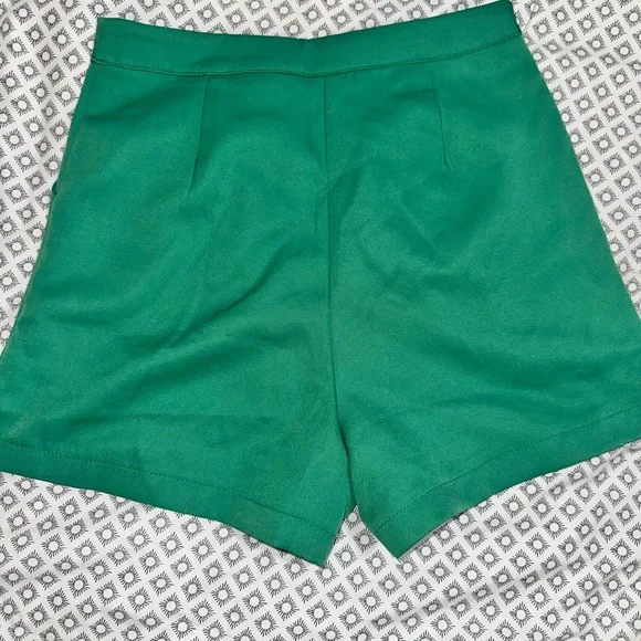 Short - Picture 2 of 4